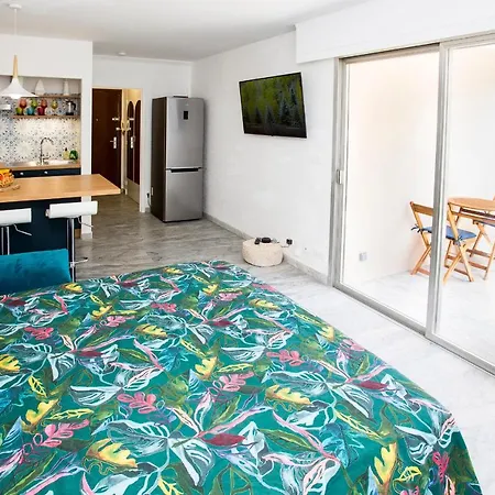 アパート Romantic Sea View Studio, Steps Away From The *