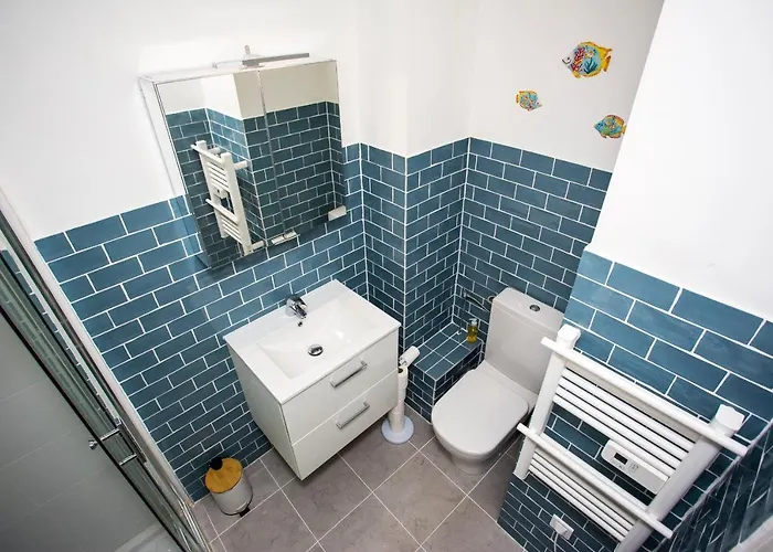 Romantic Sea View Studio, Steps Away From The * أنتيب
