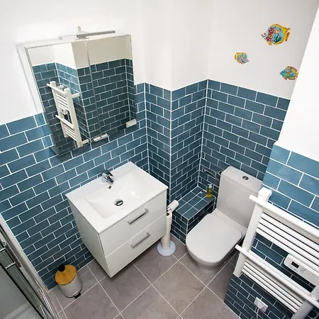 Romantic Sea View Studio, Steps Away From The * Antibes