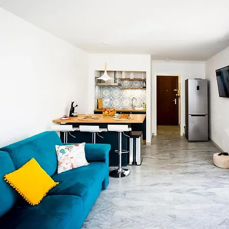 Romantic Sea View Studio, Steps Away From The Lägenhet